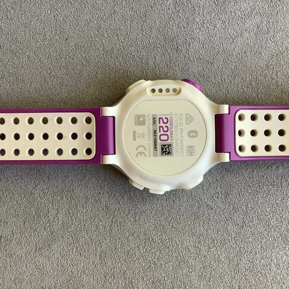 Garmin Forerunner 220 in Purple with Original Charger